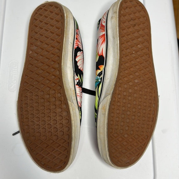 Women’s US 7.0 Hawaiian Vans - Picture 4 of 4